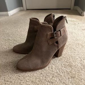 VINCE CAMUTO ankle boots